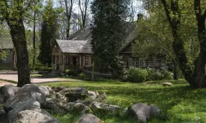 Odkryj Skansen Nowogród: Ceny, godziny, atrakcje, jak zaplanować?