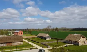 Skansen w Wiączeminie: Odkryj sekrety Olędrów nad Wisłą!