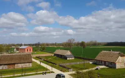 Skansen w Wiączeminie: Odkryj sekrety Olędrów nad Wisłą!