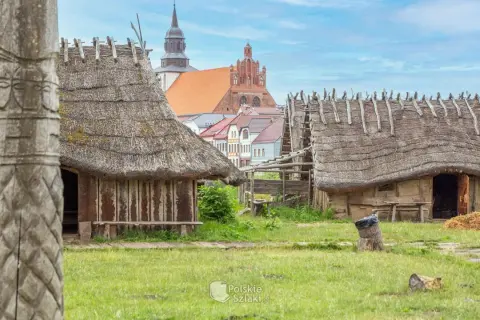 Skansen Słowian i Wikingów Wolin: Żywa historia. Twój przewodnik!