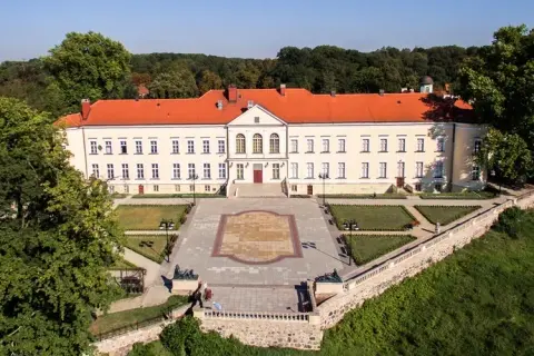 Brzeg Dolny atrakcje: Pałac, Odra, park. Idealna wycieczka dla każdego