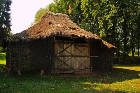 Skansen w Holi: Ceny, dojazd, atrakcje. Jak zaplanować wizytę?