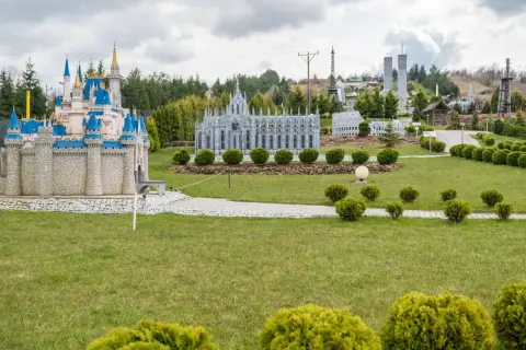 Sabat Krajno: Atrakcje, ceny, godziny otwarcia. Zaplanuj idealny dzień!