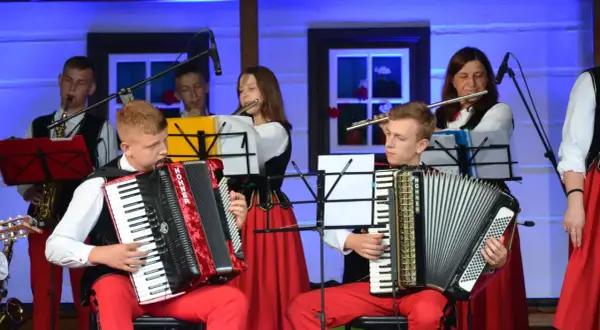 Jarmark Folklorystyczny Sanok: Planuj wizytę! Daty, bilety, atrakcje