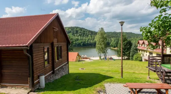 Domki nad jeziorem Dolny Śląsk: Twój idealny urlop? Sprawdź!