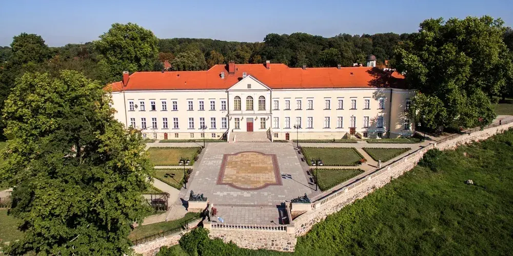 Brzeg Dolny atrakcje: Pałac, Odra, park. Idealna wycieczka dla każdego