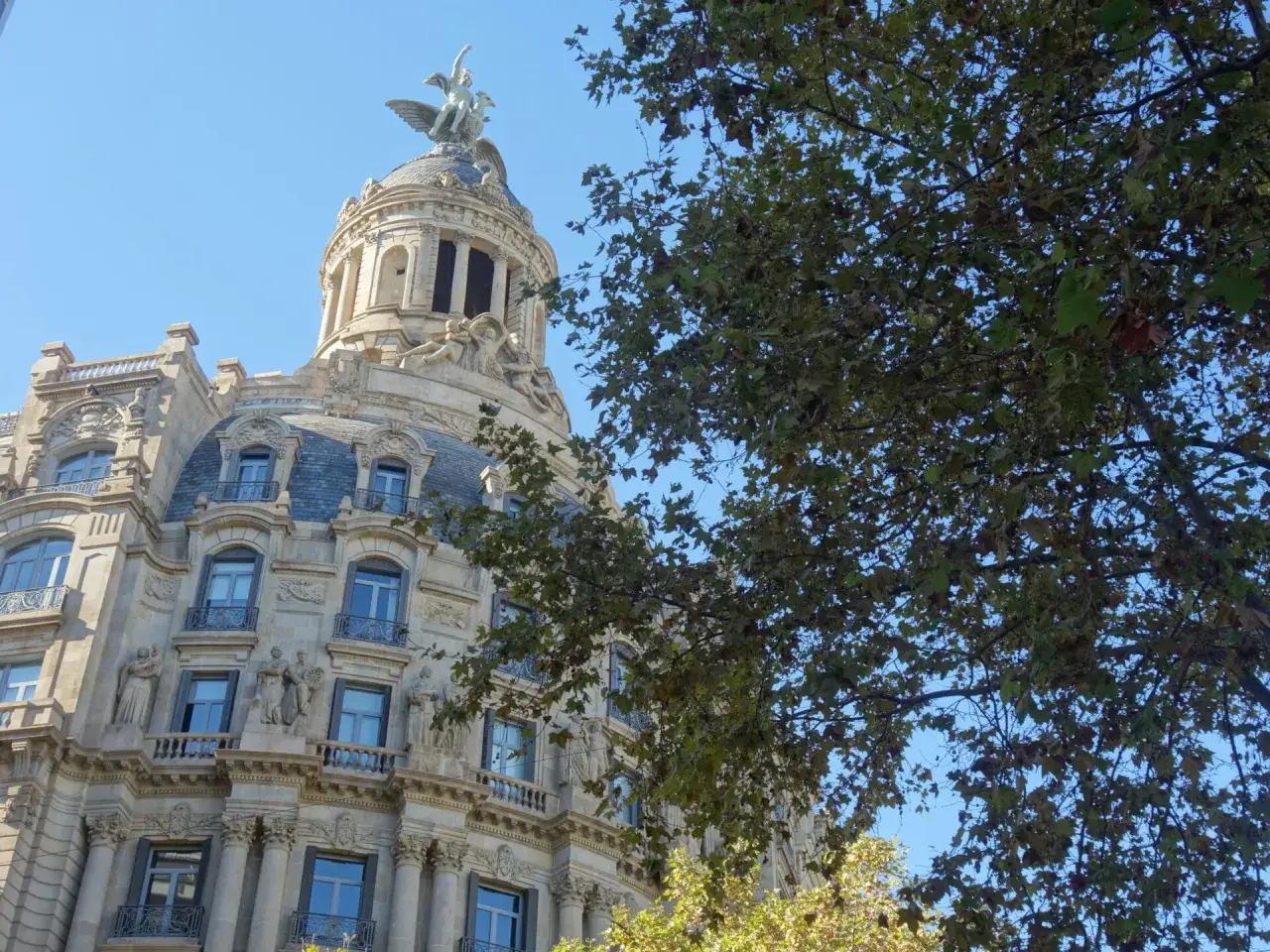 Architektura Gaudiego w Eixample Barcelona