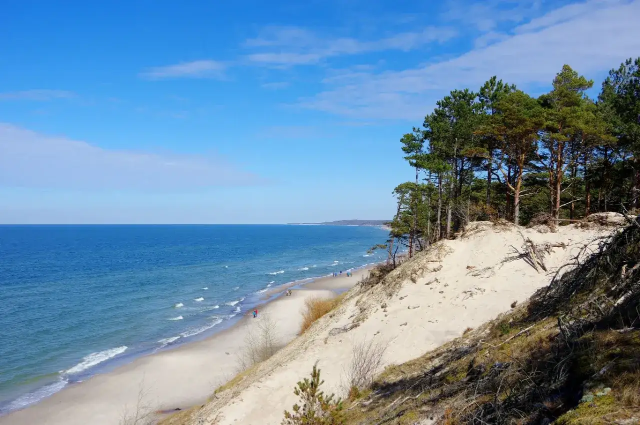 Plaże w Sopocie i Sarbinowie porównanie