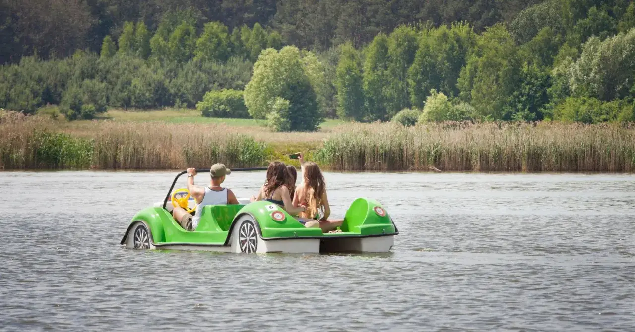 sporty wodne Jezioro Łąkie kajaki rowery wodne