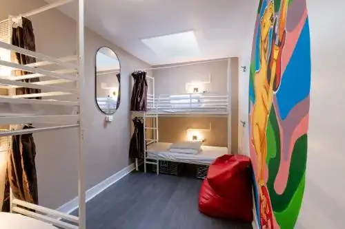 Nowoczesny hostel Londyn wnętrze pokoju wspólnego