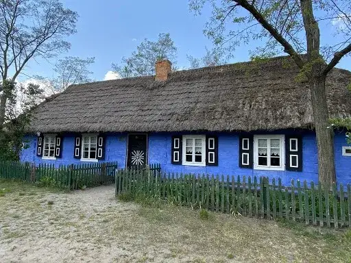 Niebieskie chaty Skansen Maurzyce