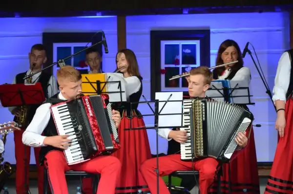 Jarmark Folklorystyczny Sanok: Planuj wizytę! Daty, bilety, atrakcje